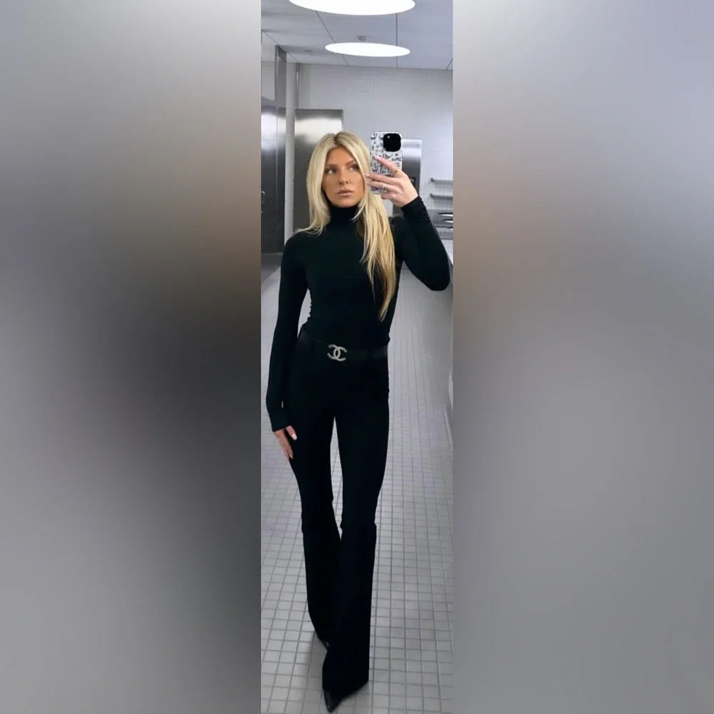 100% Cashmere Black Turtleneck Sweater - Picture 2 of 13